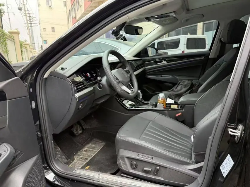 Volkswagen 2025 Passat 2.0TSI 380TSI outstanding star dragon version automatic gear 4