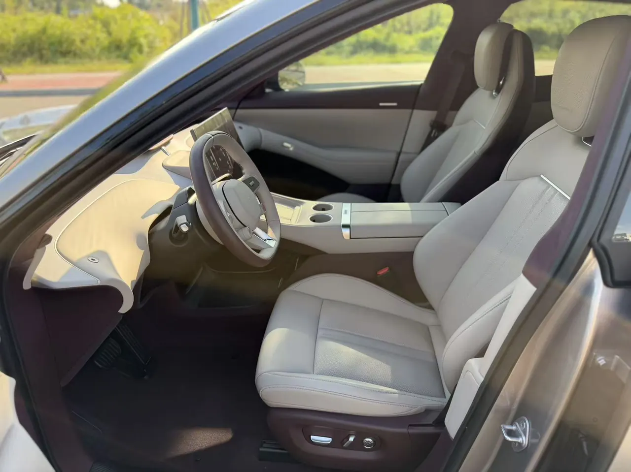 MI 2025 YU7 Long Endurance High Performance Four-wheel Drive Max Edition Automatic Gear 3