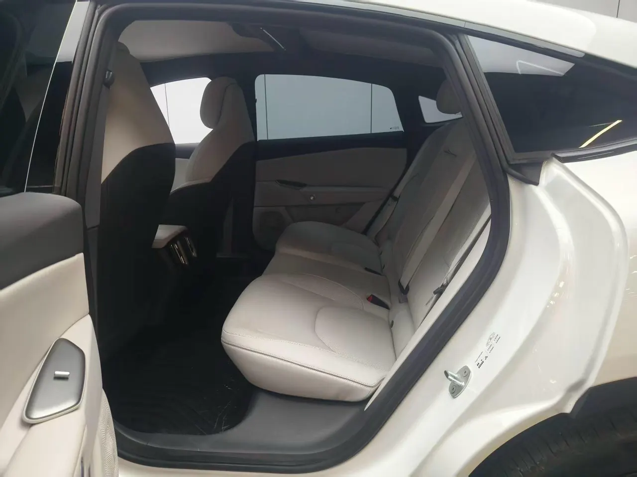 ARCFOX 2025 α S 5 560PRO 185kW (modified) automatic gear 6