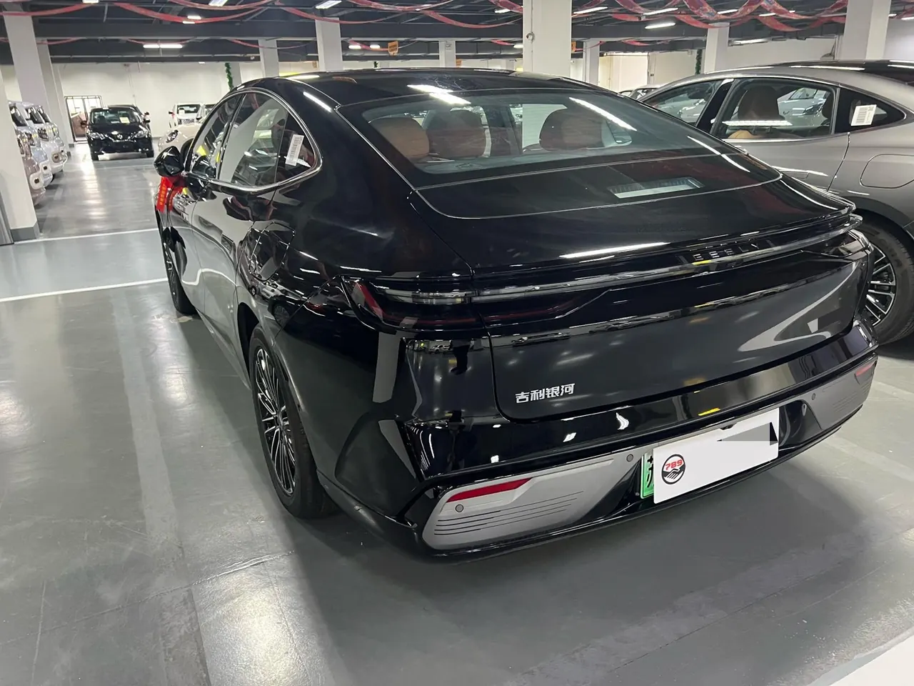 Geely Galaxy 2025 Xingyao 8 EM-i 1.5 130km Premium Edition Automatic Gear 4