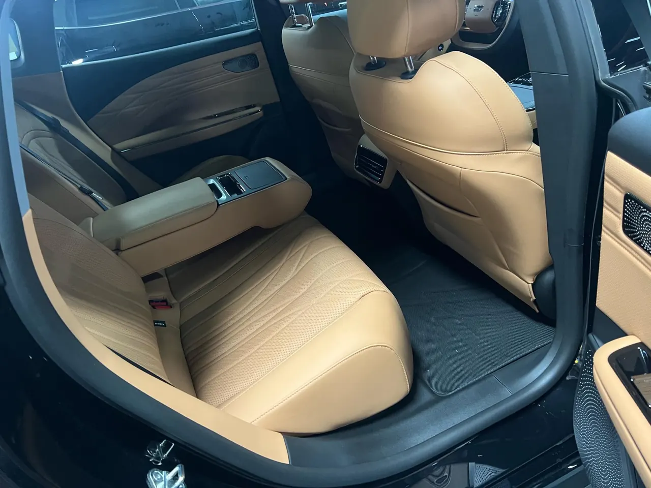 Geely Galaxy 2025 Xingyao 8 EM-i 1.5 130km Premium Edition Automatic Gear 5