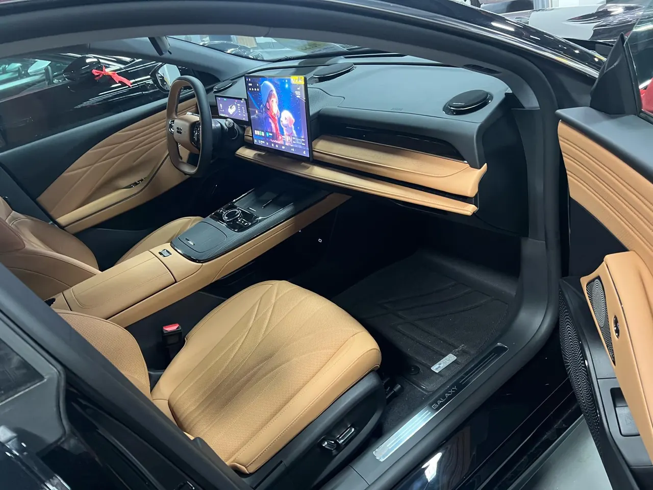 Geely Galaxy 2025 Xingyao 8 EM-i 1.5 130km Premium Edition Automatic Gear 6