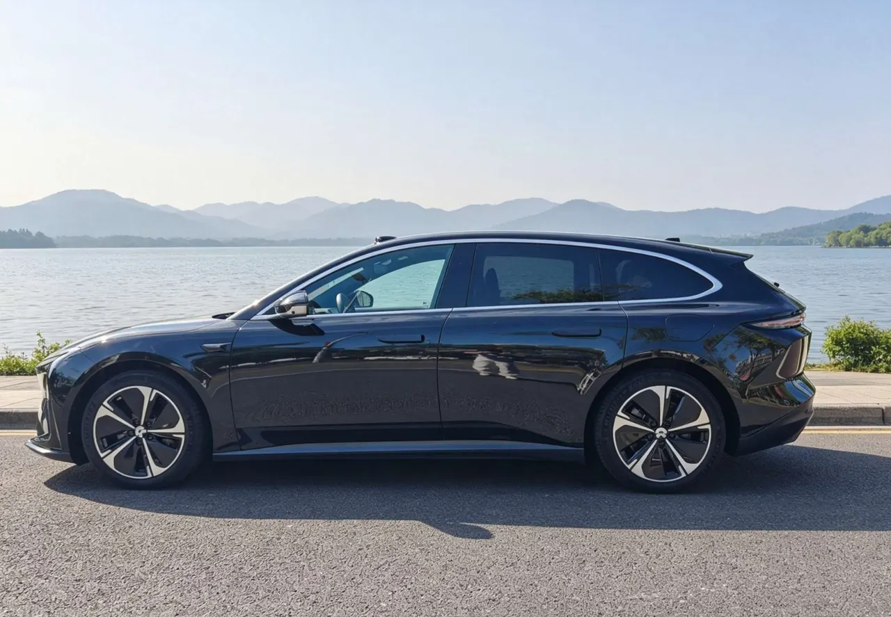 NIO 2024 ET5T 75kWh Touring automatic 10