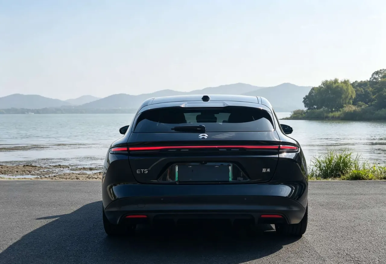NIO 2024 ET5T 75kWh Touring automatic 5