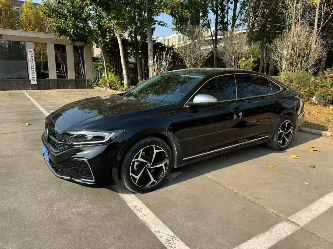 Volkswagen 2025 Passat 2.0TSI 380TSI outstanding star dragon version automatic gear - View 1