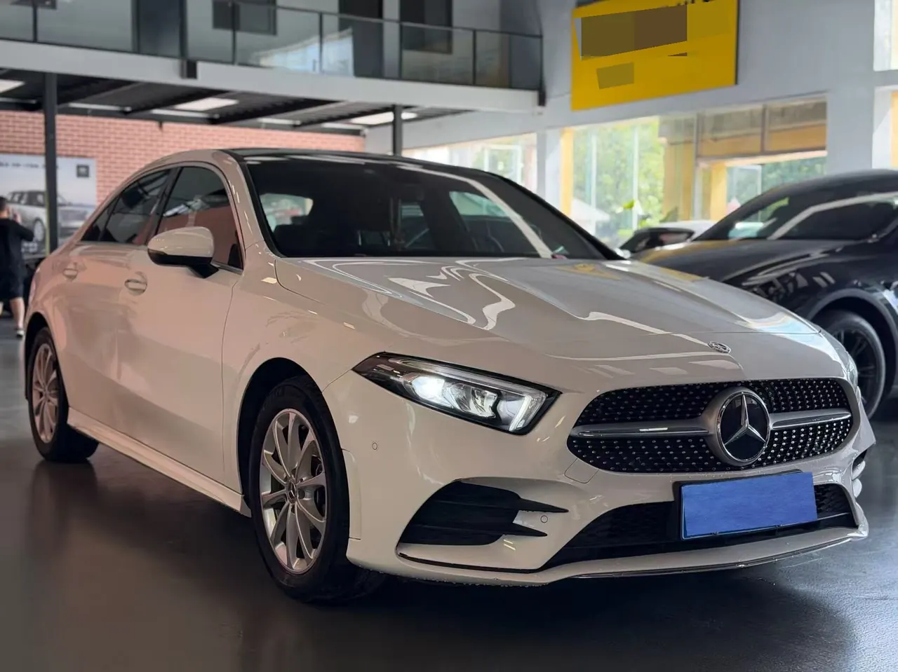 Mercedes Benz Class A 2020 A 200 L 1.3T Sports Automatic 3