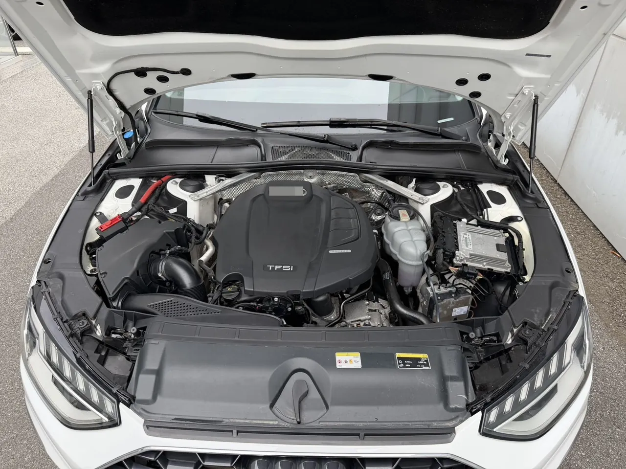 Audi 2020 A4L 2.0TFSI 40TFSI Deluxe Dynamic Automatic 9