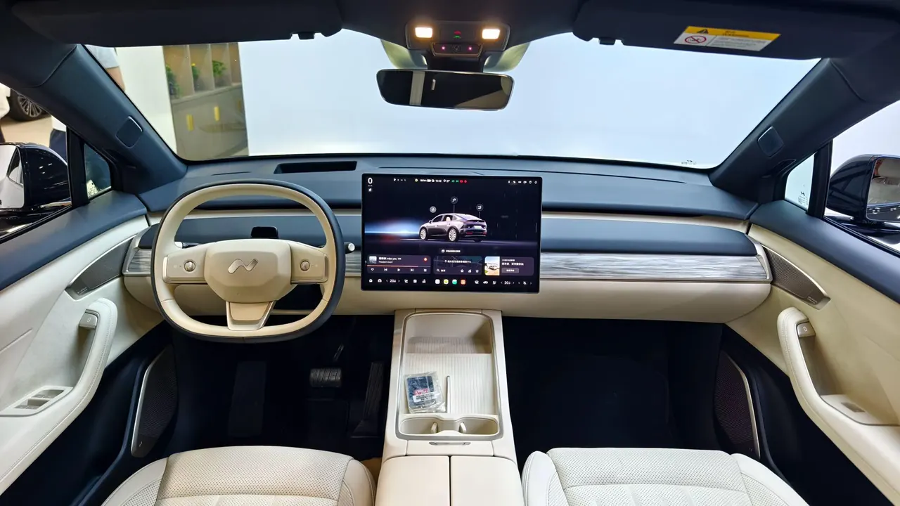 ONVO 2025 L60 60kWh four-wheel drive version automatic gear 3
