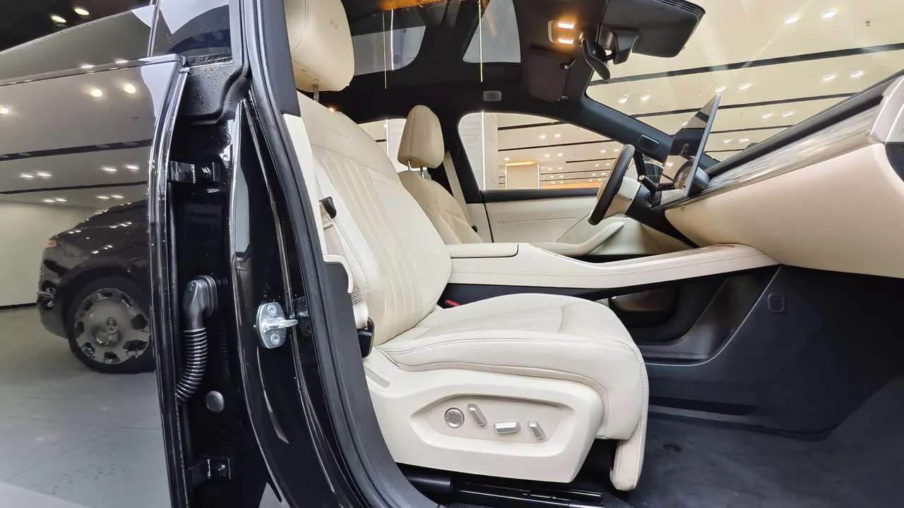 ONVO 2025 L60 60kWh four-wheel drive version automatic gear 6