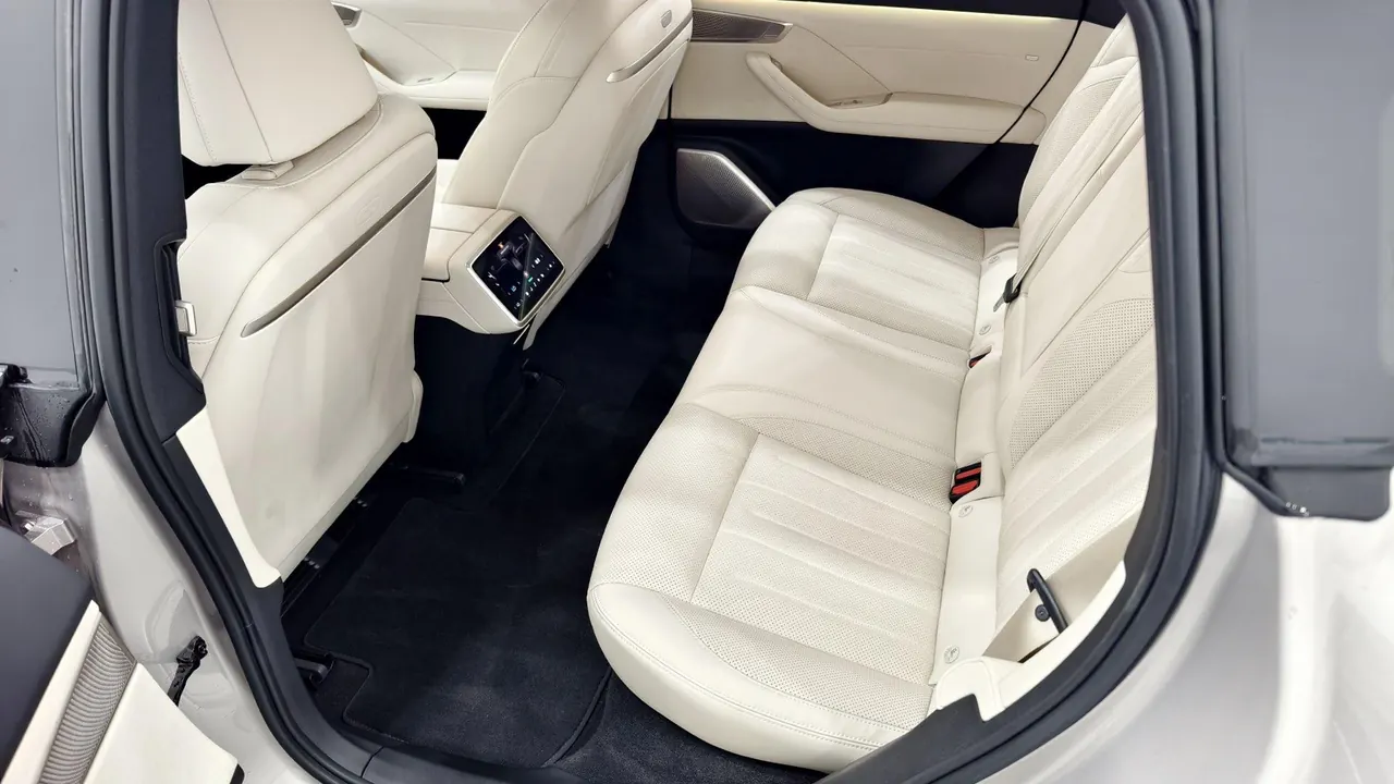 ONVO 2025 L60 60kWh four-wheel drive version automatic gear 5