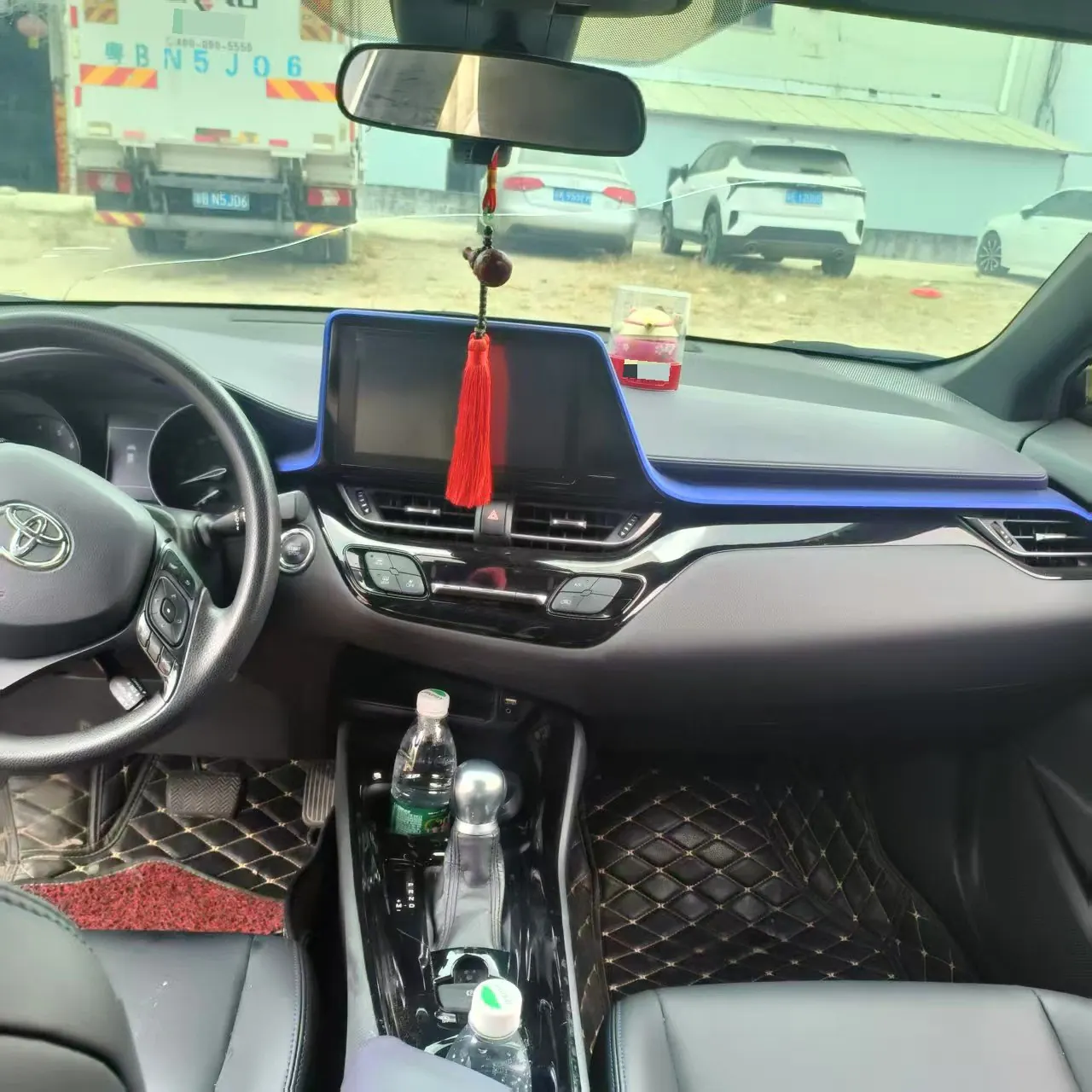 Toyota 2020 C- HR 2.0 stepless leading version of automatic gear 3