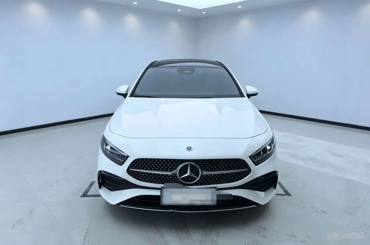 Mercedes Benz Class A 2023 A 200 L 1.3T Fashion Automatic Gear 2