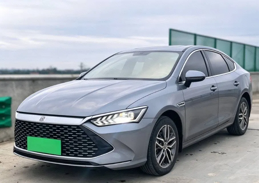 Open image lightbox: BYD 2023 Qin PLUS DM-i 1.5 stepless champion version leading 120KM automatic gear