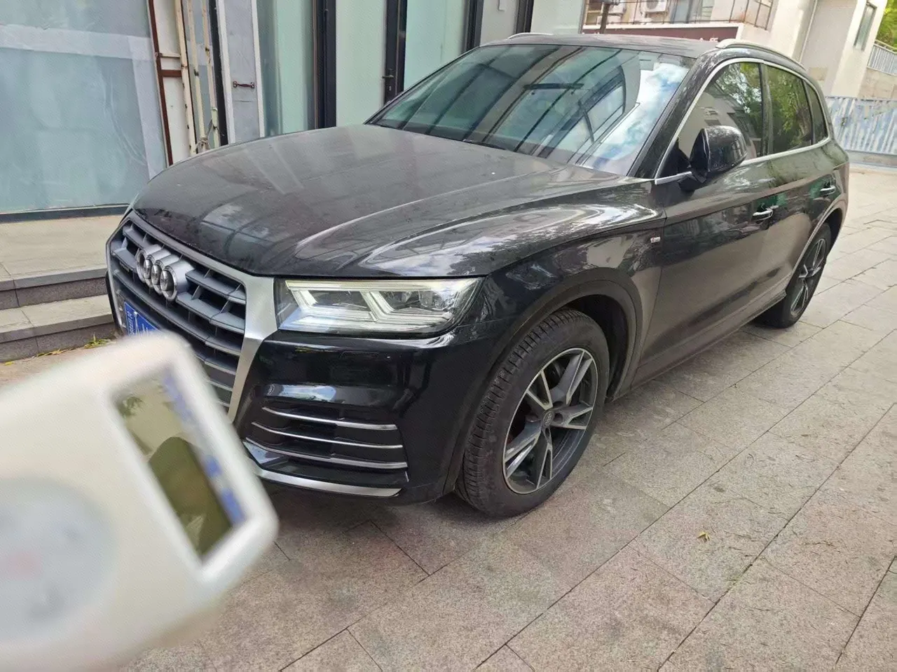 Открыть галерею: Audi 2020 Q5L 2.0TFSI 40TFSI Rongxiang Fashion Automatic