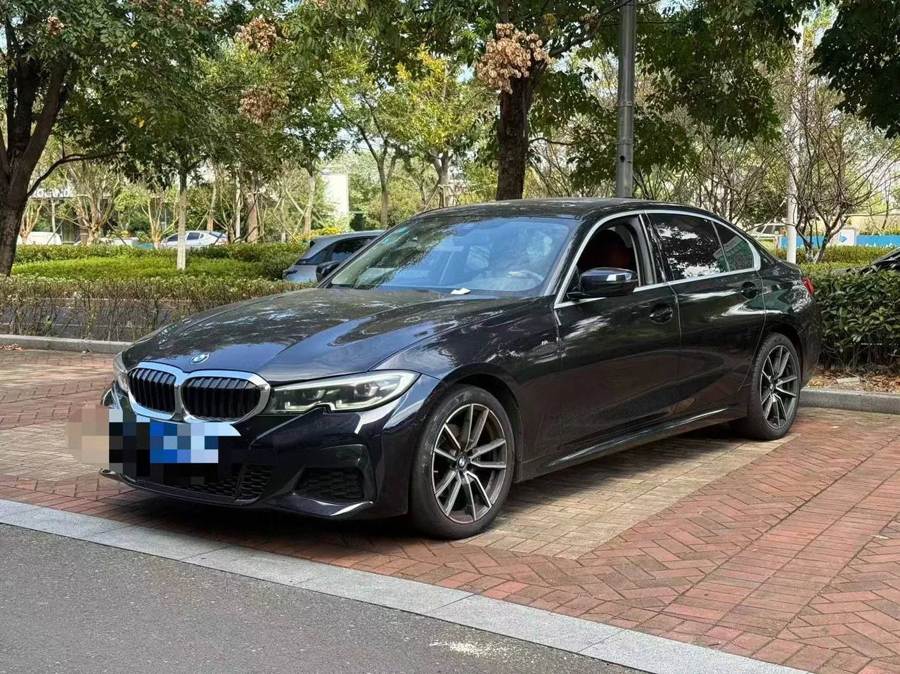 Открыть галерею: BMW 3 Series 2020 325Li 2.0T M Sports Suit Automatic Gear