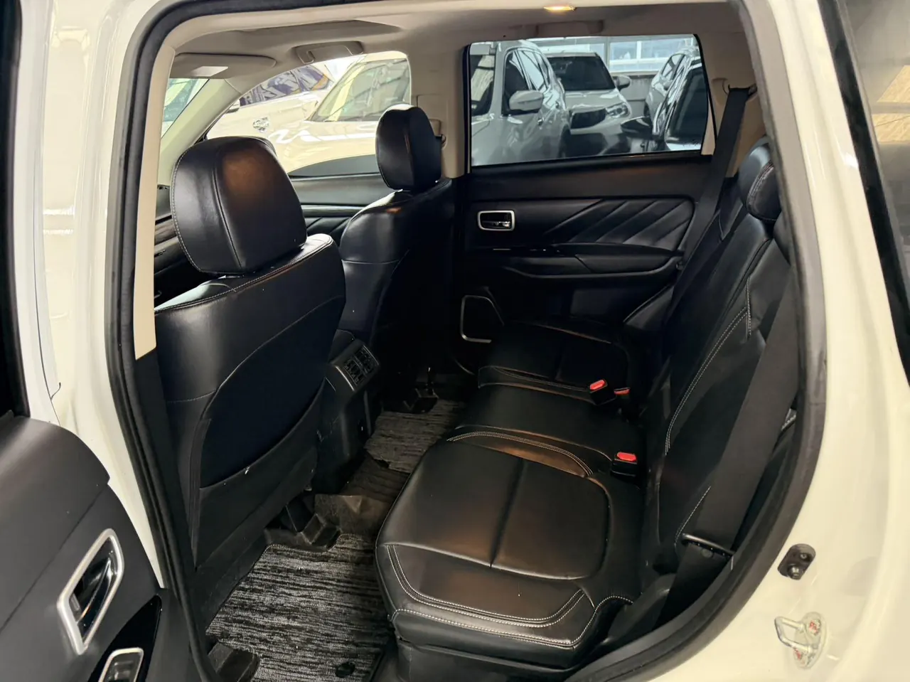 Mitsubishi 2020 Outlander 2.0 Stepless Two-Drive Enjoy Edition 7-seat Automatic Gear 6