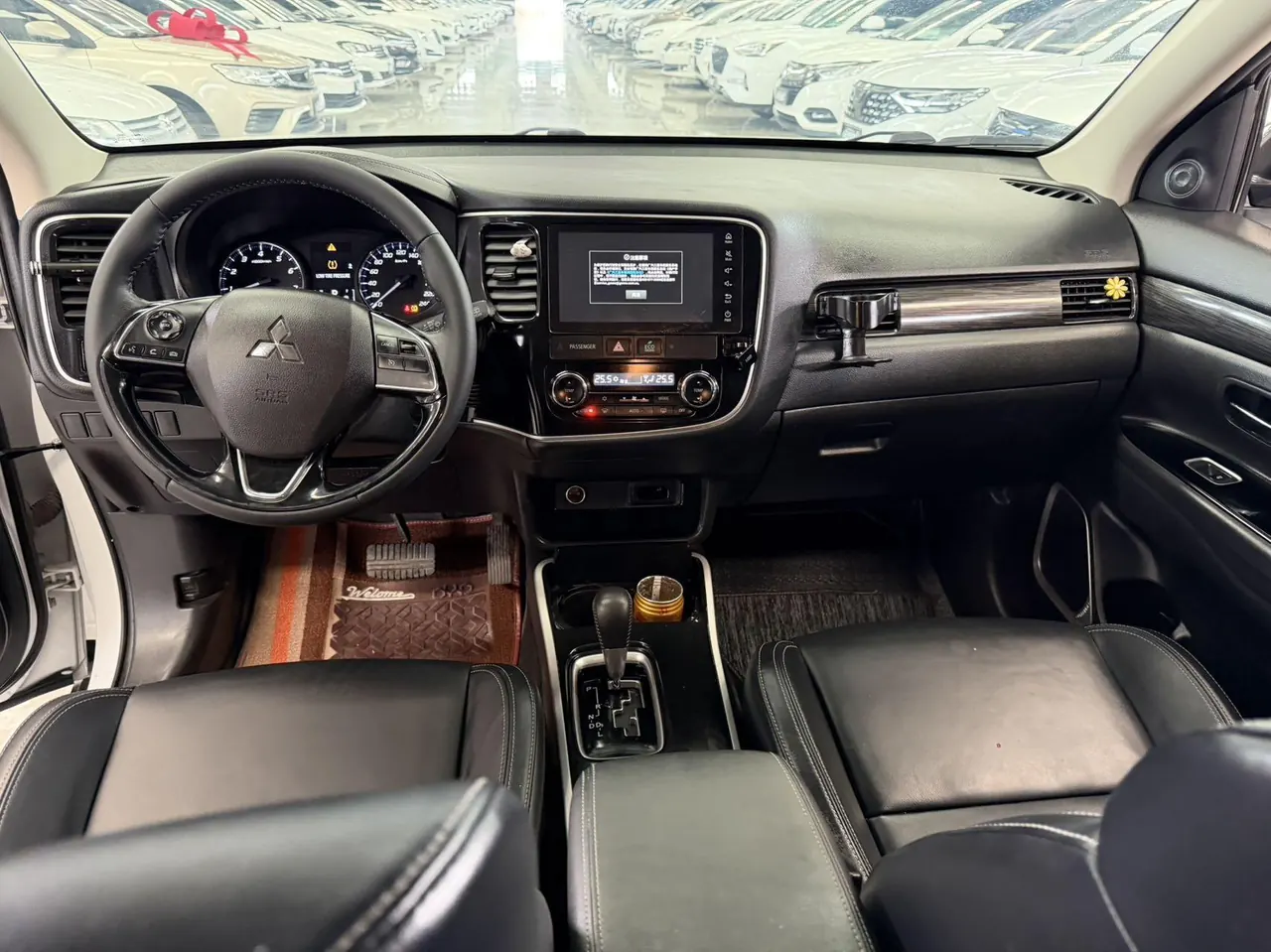 Mitsubishi 2020 Outlander 2.0 Stepless Two-Drive Enjoy Edition 7-seat Automatic Gear 7