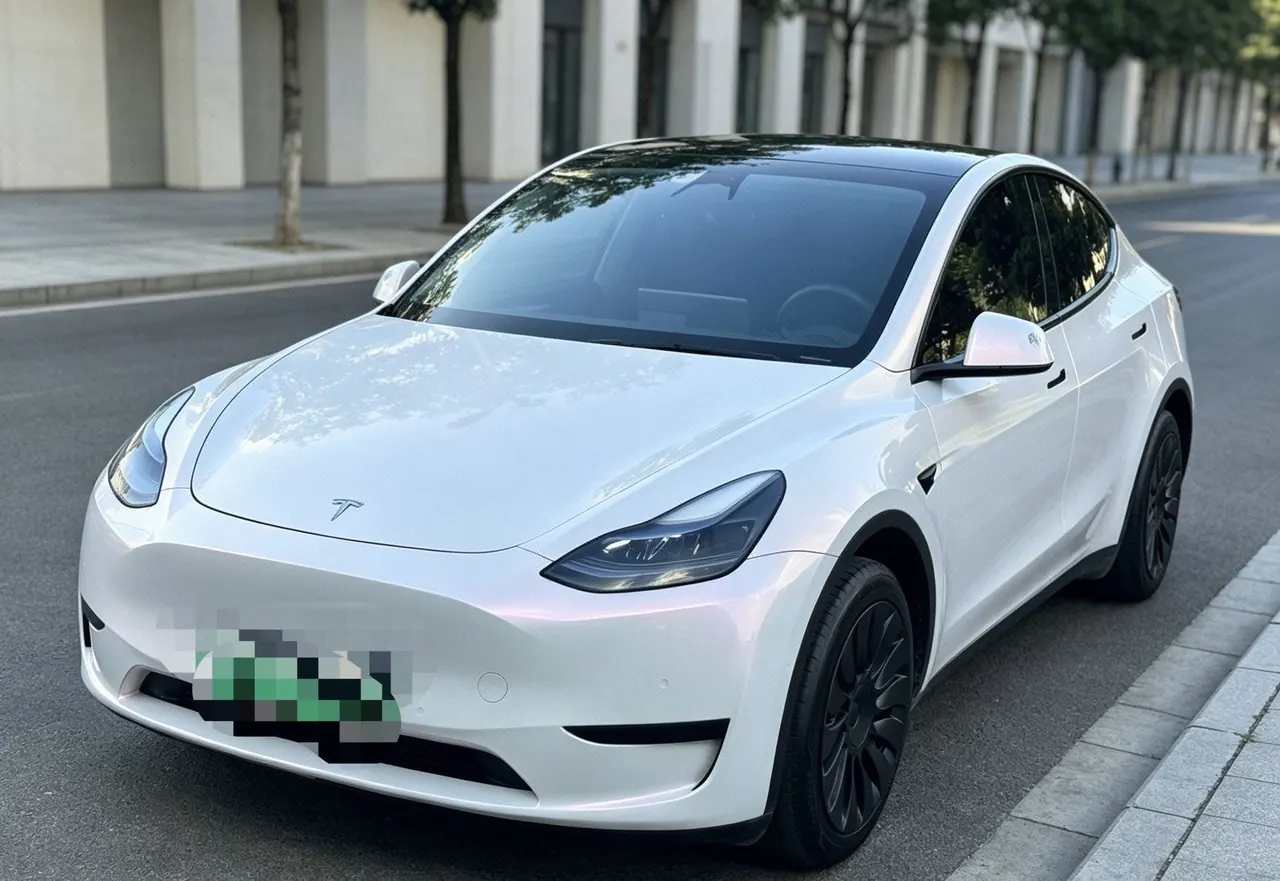 Открыть галерею: Tesla 2023 Model Y rear-wheel drive version automatic transmission
