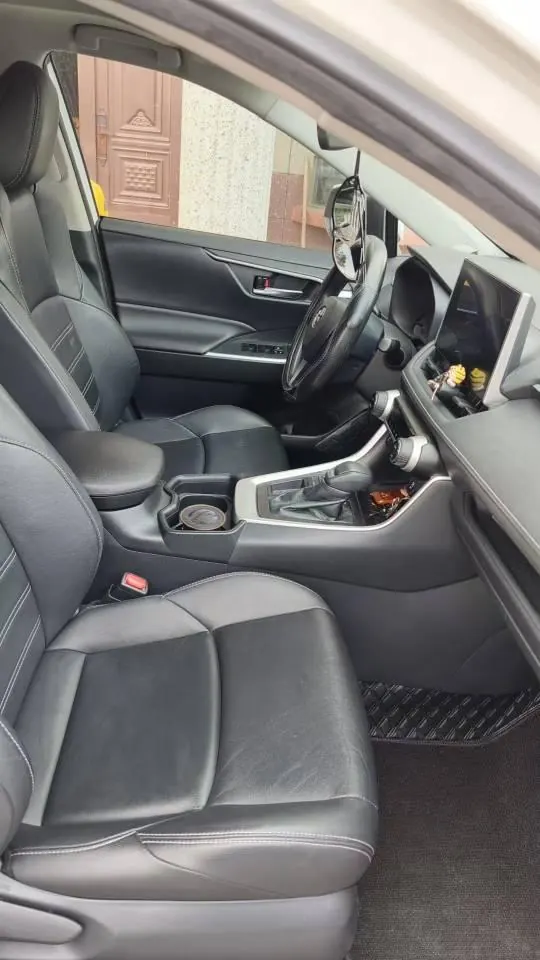 Toyota 2020 Willanda 2.0 Stepless Two-Drive Deluxe Automatic Gear 5