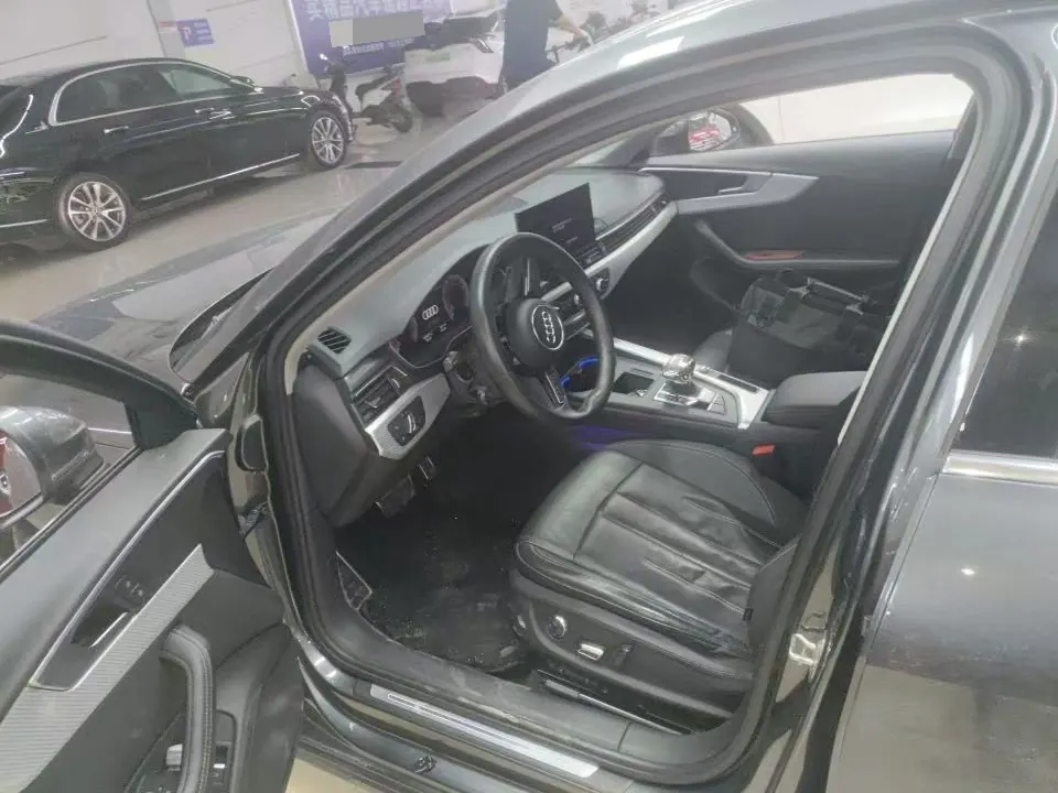 Audi 2020 A4L 2.0TFSI 40TFSI Fashion Dynamic Automatic 3