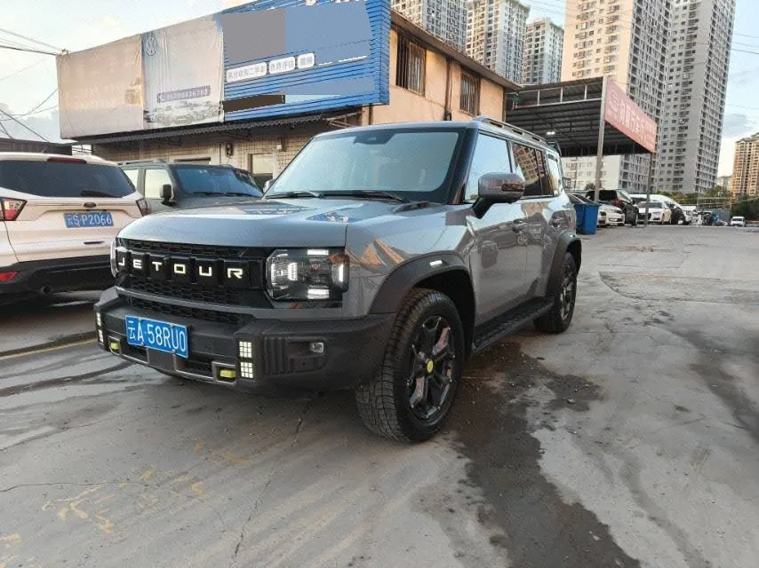 Jetour 2023 Traveler 2.0T Four-Wheel-Drive Cross-Country PRO Automatic - View 1
