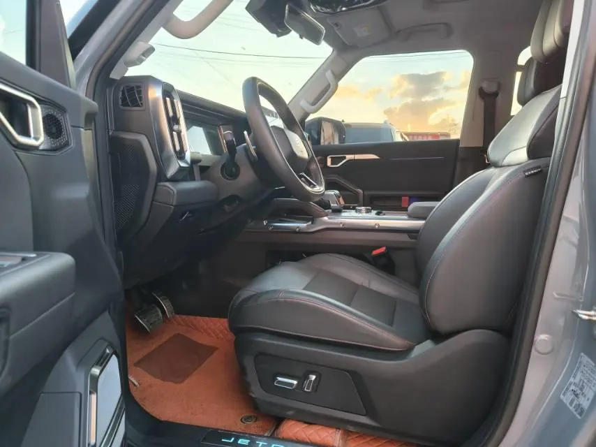 Jetour 2023 Traveler 2.0T Four-Wheel-Drive Cross-Country PRO Automatic 5