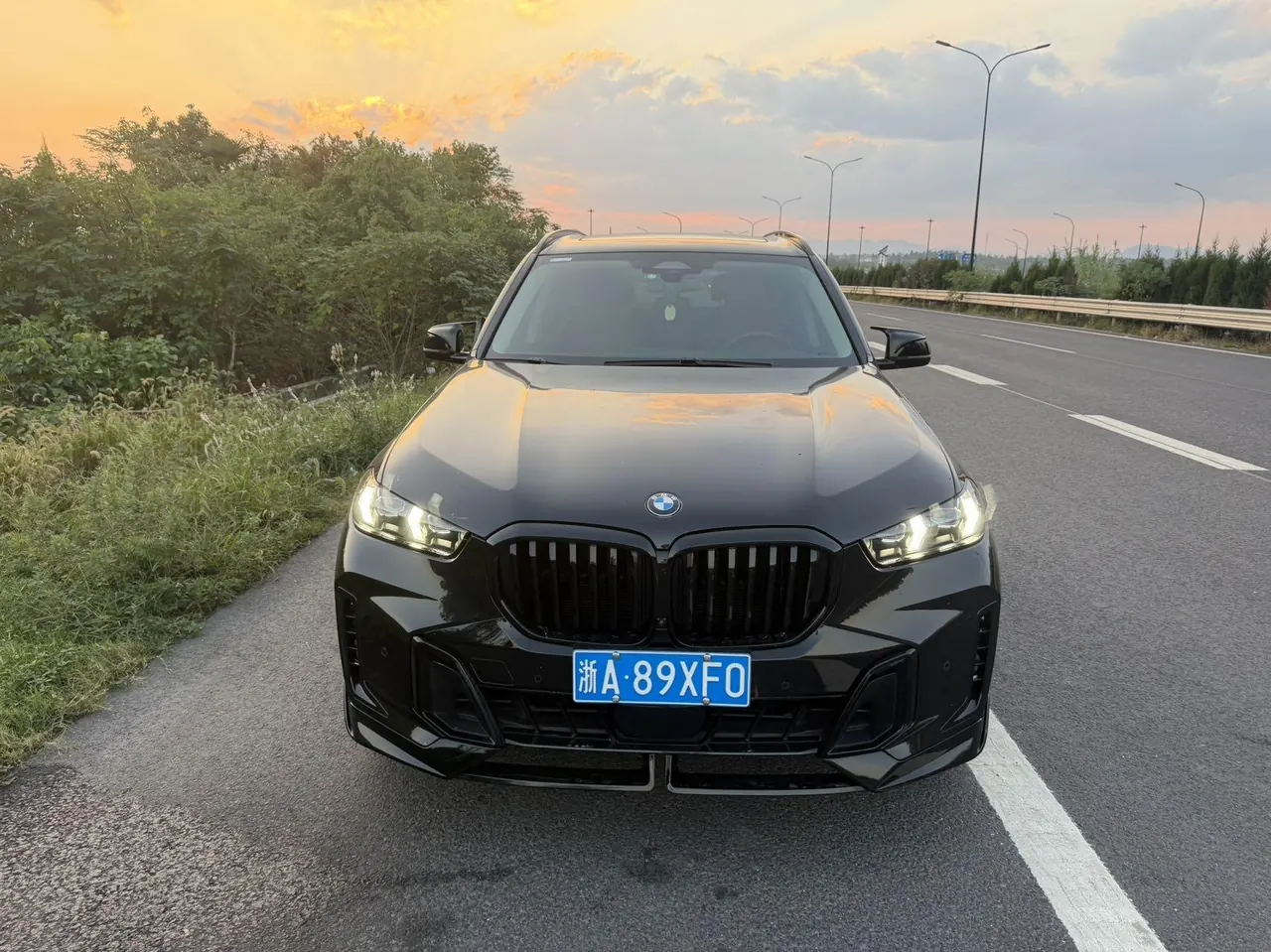 BMW 2023 X5 xDrive30Li 48V 2.0T exclusive m sports obsidian night suit automatic gear 2