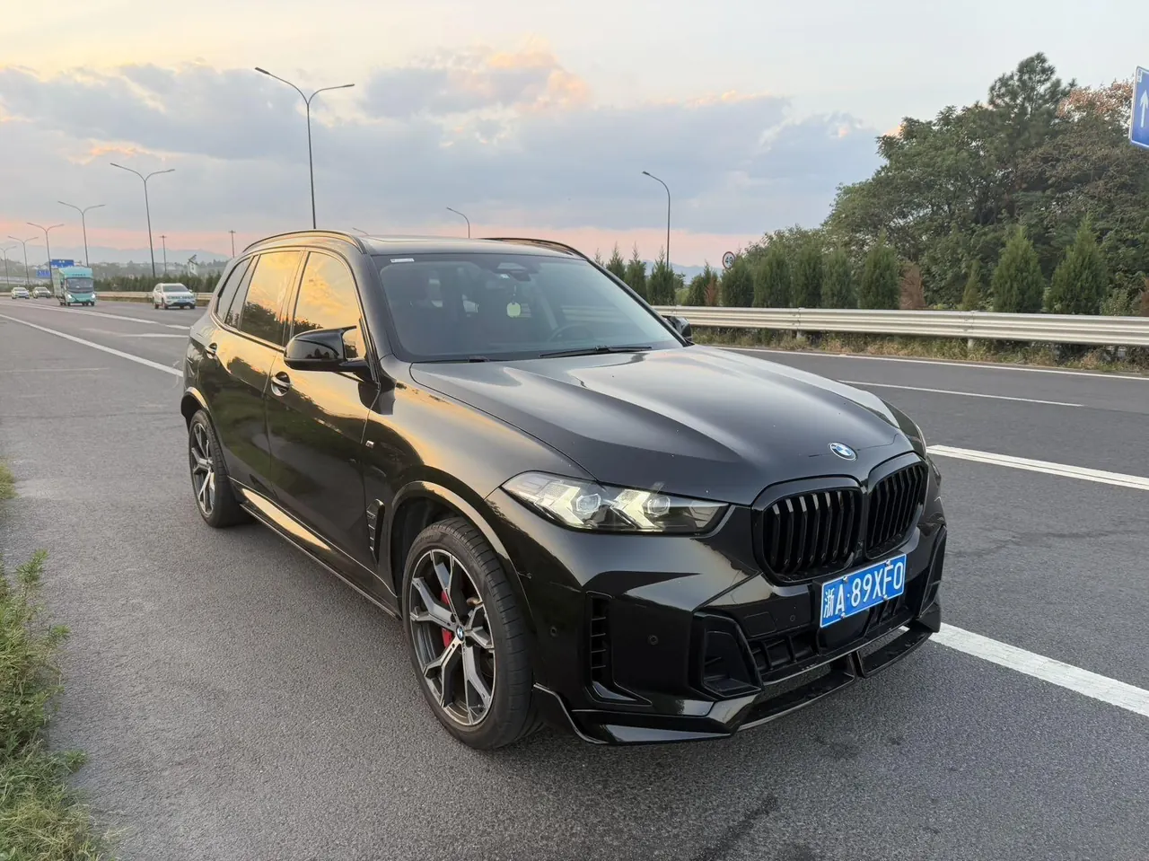 BMW 2023 X5 xDrive30Li 48V 2.0T exclusive m sports obsidian night suit automatic gear 3