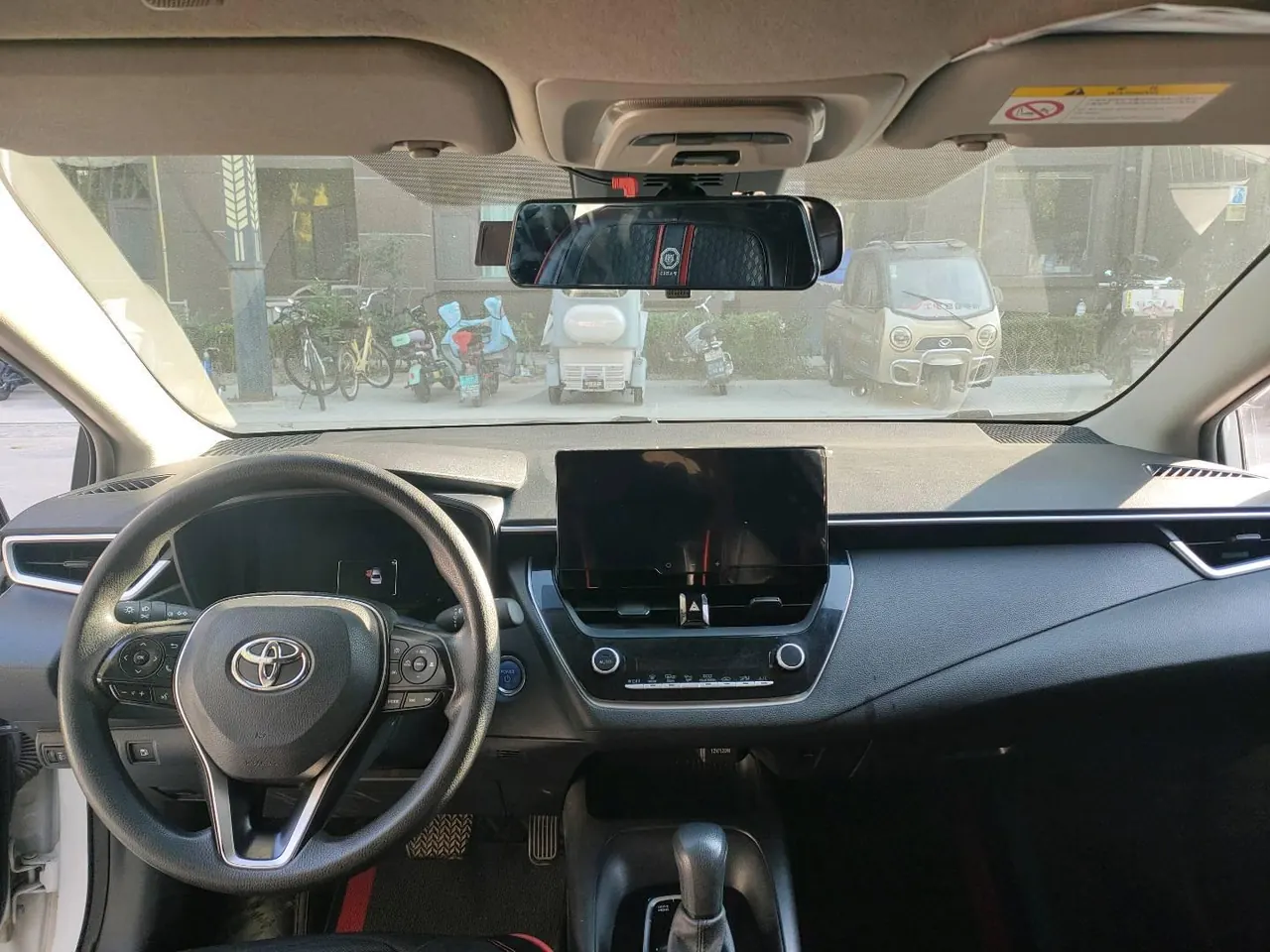 Toyota 2023 Corolla Double Engine 1.8 Stepless Intelligent Electric Hybrid Pioneer Edition Automatic Gear 5