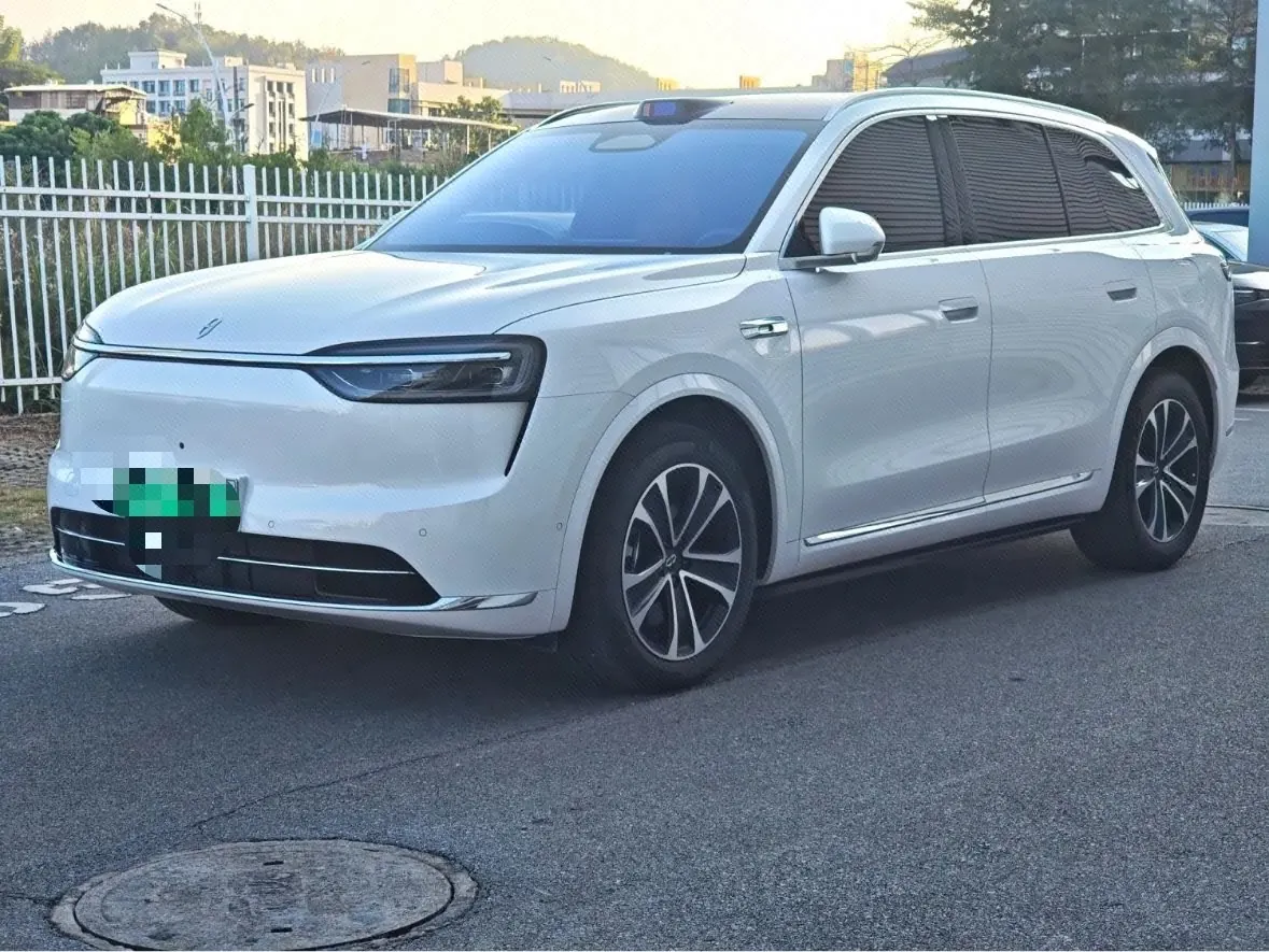 AITO 2026 AITO M7 extended range Ultra 4-wheel drive version 6 seats (192-line laser Radar) automatic gear - View 1