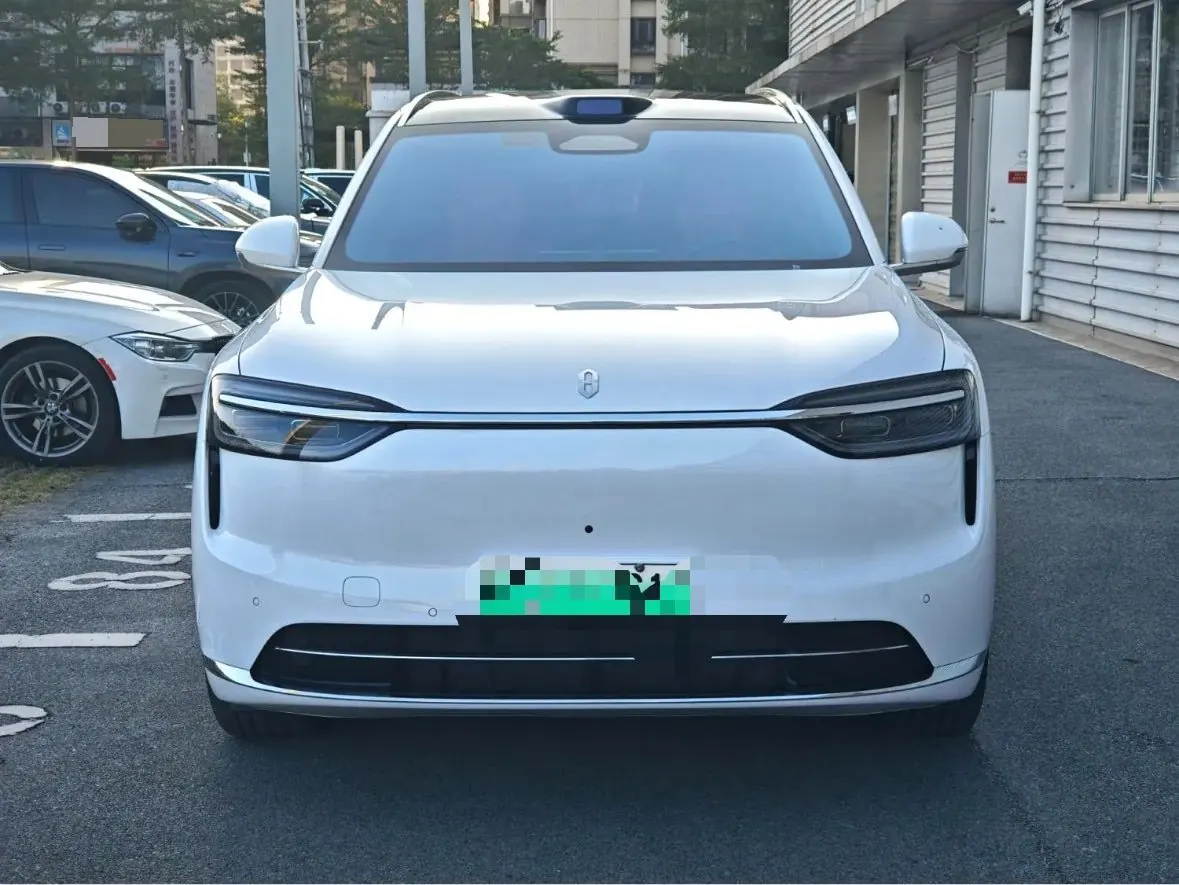 AITO 2026 AITO M7 extended range Ultra 4-wheel drive version 6 seats (192-line laser Radar) automatic gear 2