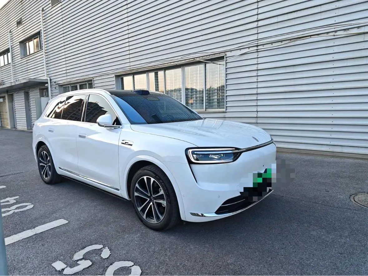 AITO 2026 AITO M7 extended range Ultra 4-wheel drive version 6 seats (192-line laser Radar) automatic gear 3