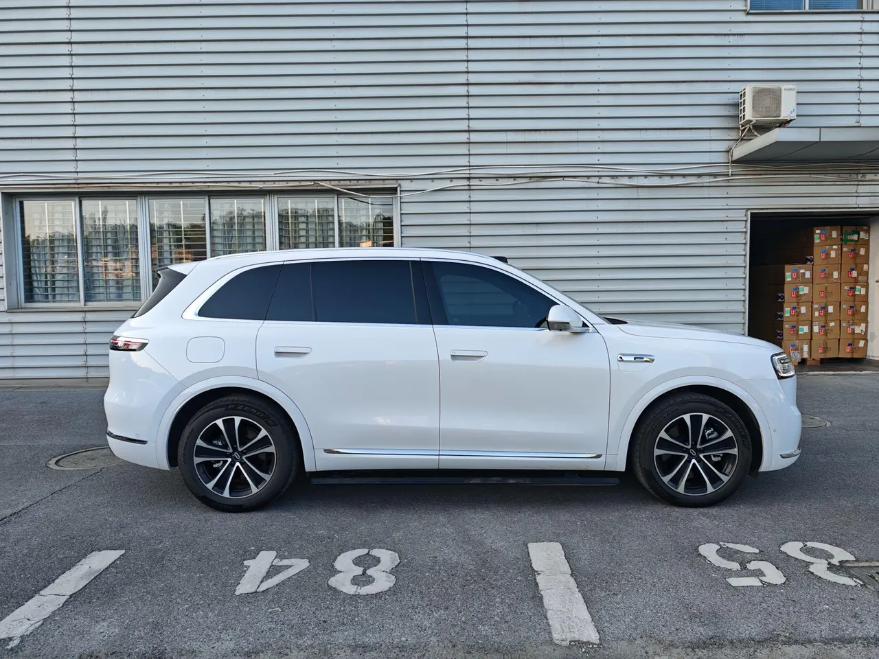 AITO 2026 AITO M7 extended range Ultra 4-wheel drive version 6 seats (192-line laser Radar) automatic gear 4