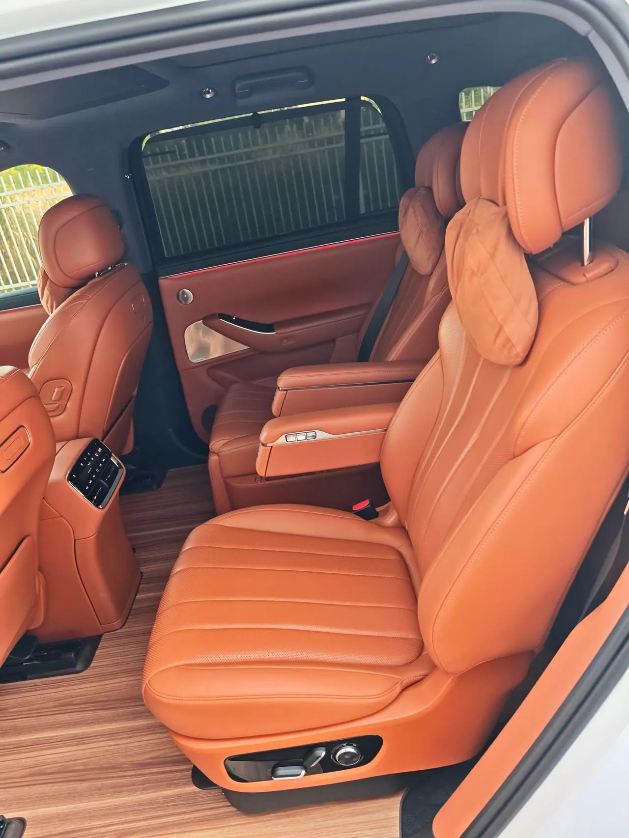 AITO 2026 AITO M7 extended range Ultra 4-wheel drive version 6 seats (192-line laser Radar) automatic gear 6