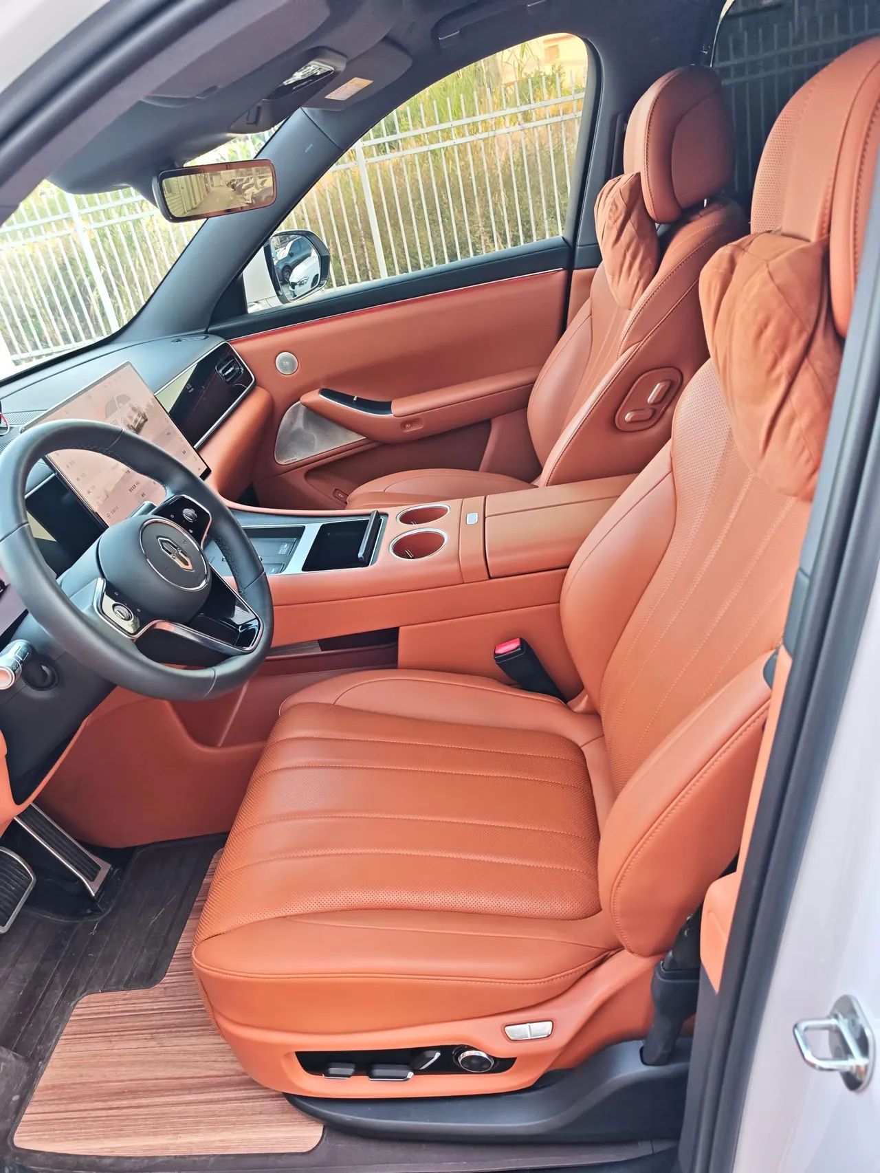 AITO 2026 AITO M7 extended range Ultra 4-wheel drive version 6 seats (192-line laser Radar) automatic gear 7