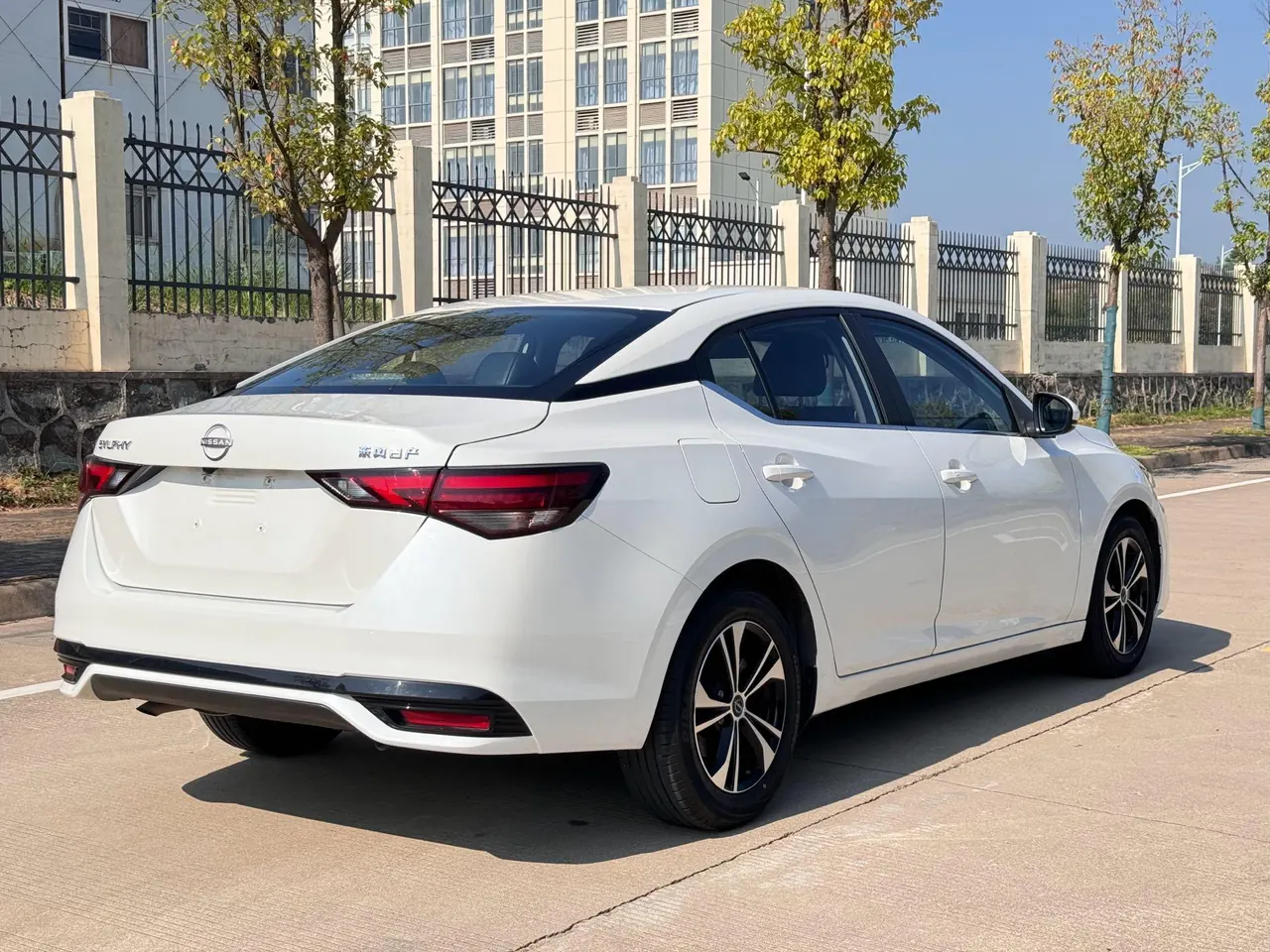 Nissan 2023 Sylphy 1.6 Stepless Pleasant Edition Automatic Gear 13