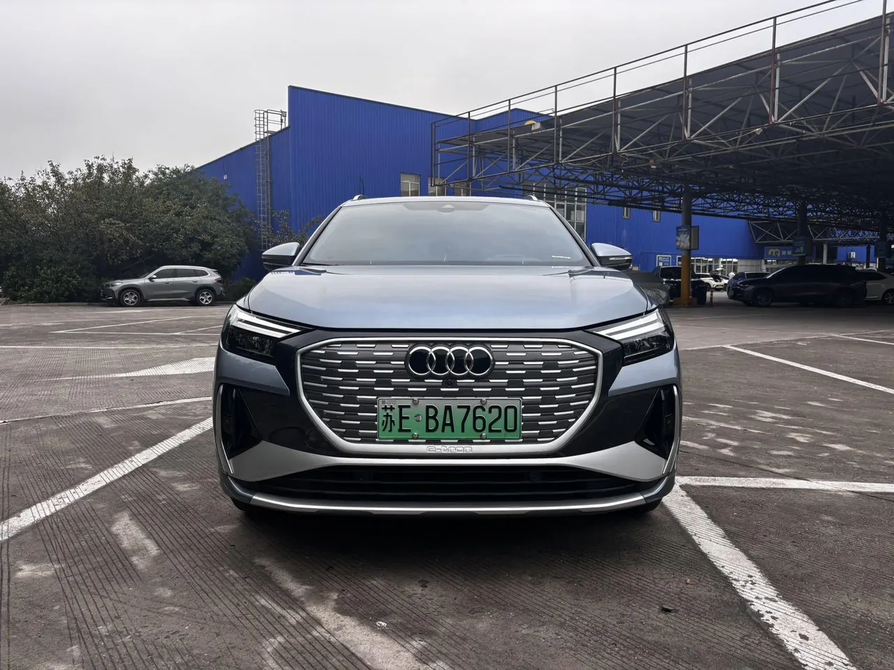 Audi 2022 Q4 e-tron 40 Creation Edition Automatic Gear 2