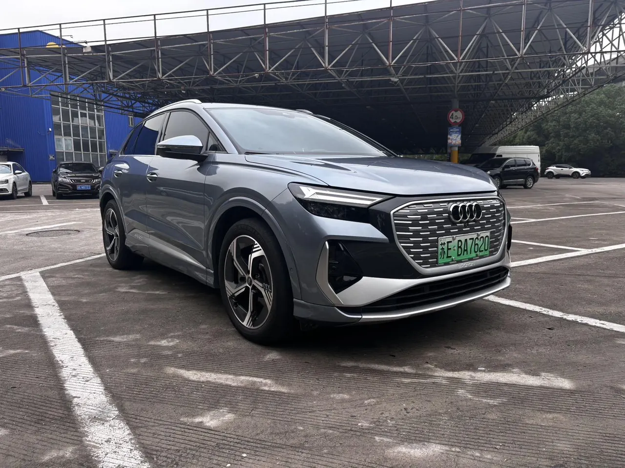 Audi 2022 Q4 e-tron 40 Creation Edition Automatic Gear 3