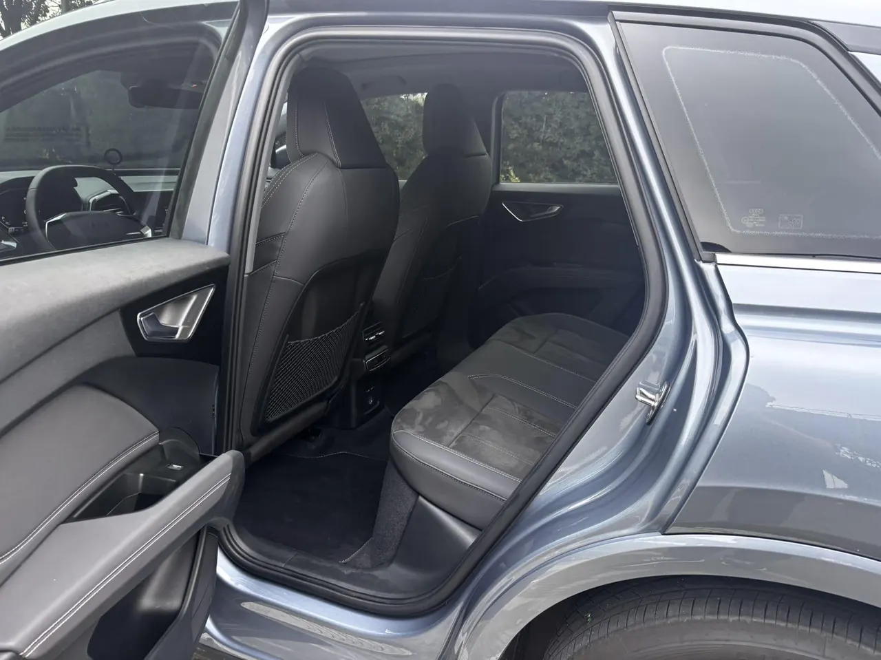 Audi 2022 Q4 e-tron 40 Creation Edition Automatic Gear 5