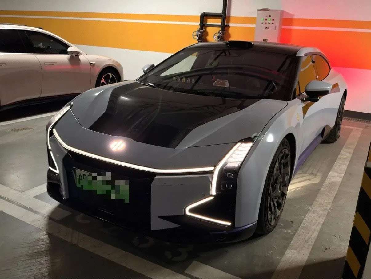 Open image lightbox: HiPhi 2023 HiPhi Z City Edition 4-seat Automatic Gear