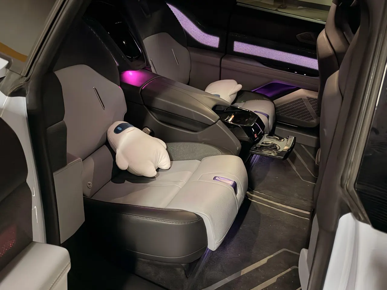 HiPhi 2023 HiPhi Z City Edition 4-seat Automatic Gear 5
