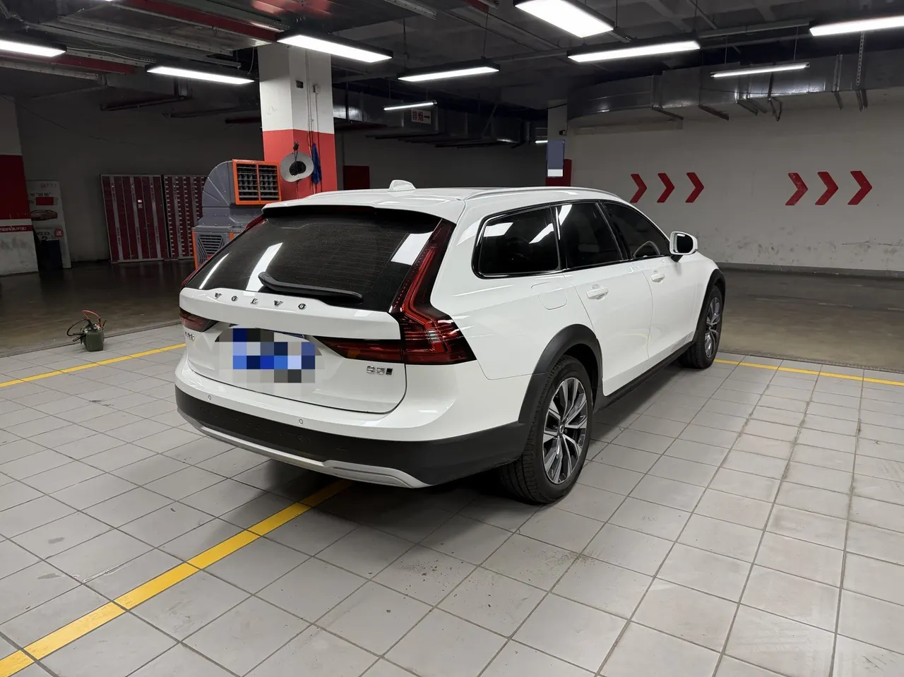 Volvo V90 (Imported) 2024 V90 Cross Country 48V 2.0T B5 AWD Zhiyuan Edition Automatic Gear 2