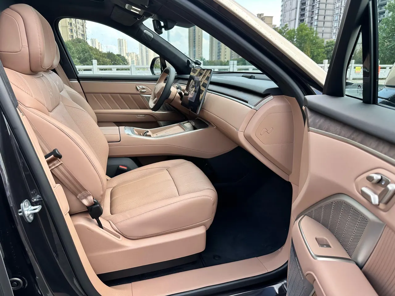 ONVO 2026 L90 Max six-seat automatic gear 9