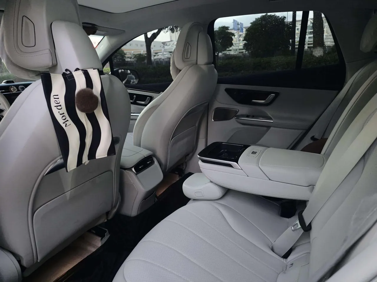 Mercedes Benz 2023 EQE SUV 350 4MATIC EQE SUV 350 4MATIC Deluxe Edition Automatic 4