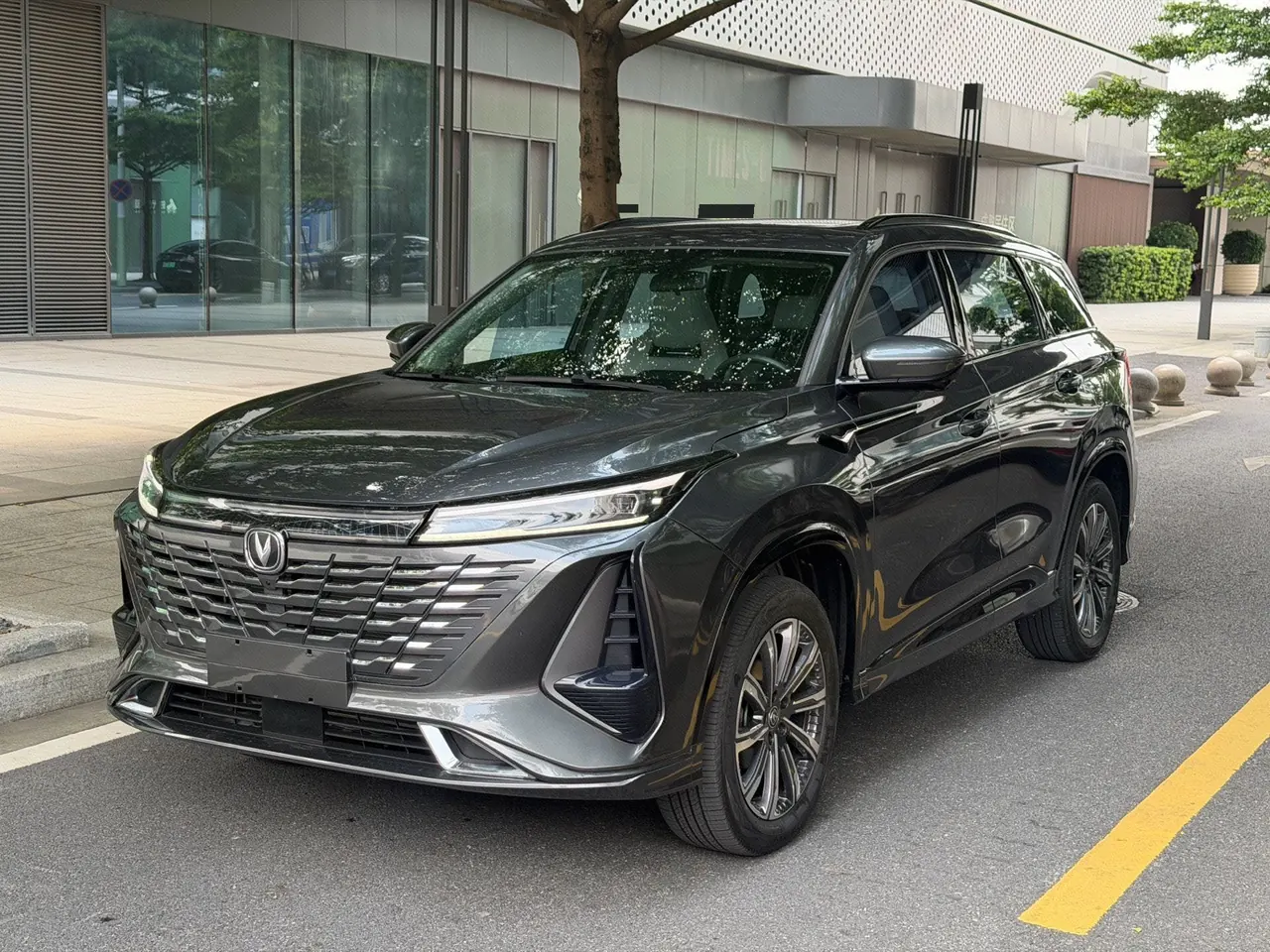 Открыть галерею: ChangAn 2023 CS75 PLUS 1.5T Pilot Automatic Gear