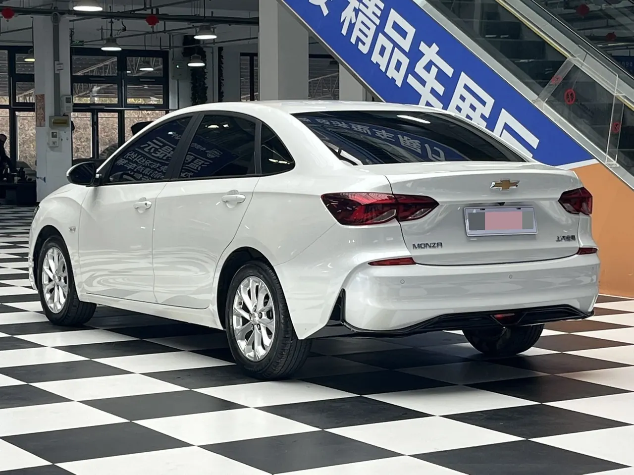 Chevrolet 2024 Cruze 1.5 Pleasant Edition Automatic Gear 4