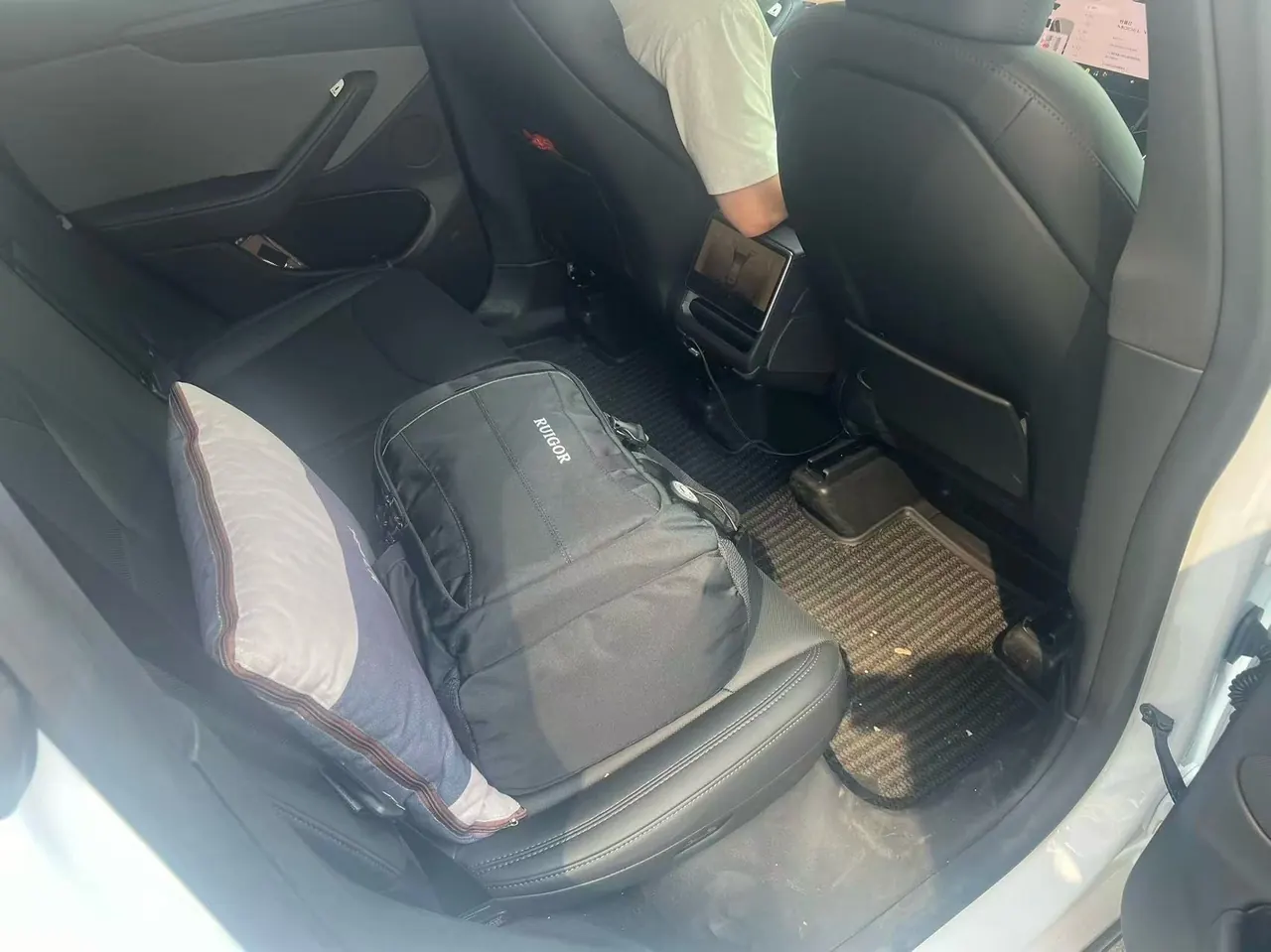 Tesla 2026 Model Y Long Range Rear-Wheel-Drive Automatic 6