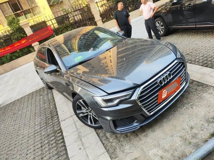 Audi 2022 A6L 2.0TFSI 40TFSI Deluxe Dynamic Automatic 2