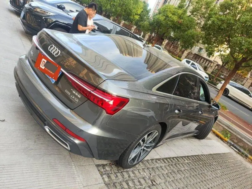 Audi 2022 A6L 2.0TFSI 40TFSI Deluxe Dynamic Automatic 5