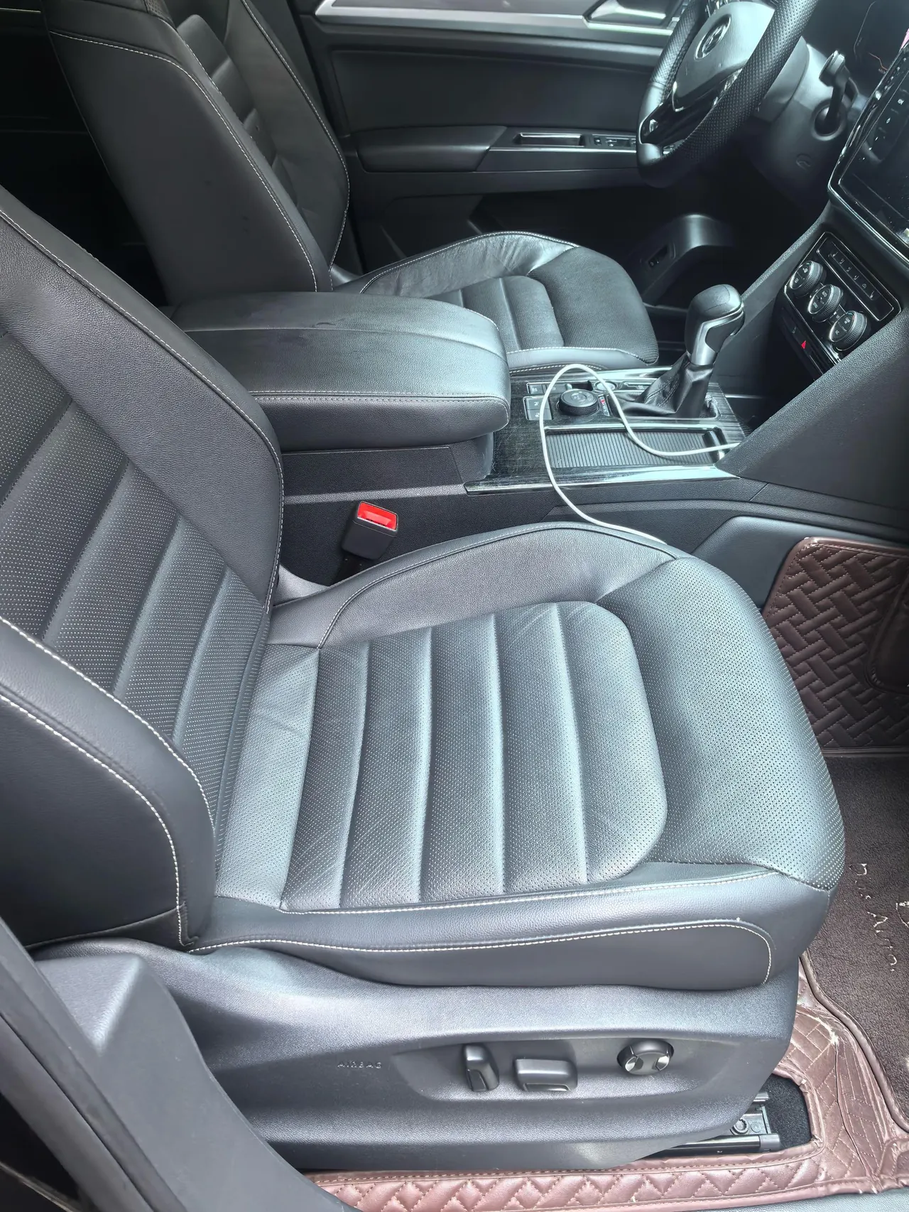 Volkswagen 2020 Tuang 2.0TSI 380TSI Four-wheel Drive Deluxe Edition Automatic Gear 8